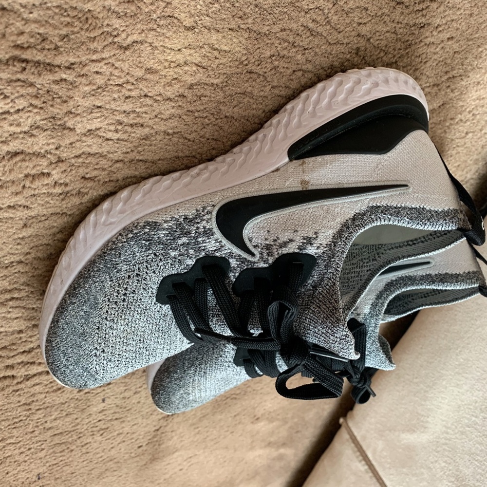 Nikes - Picture 2 of 3